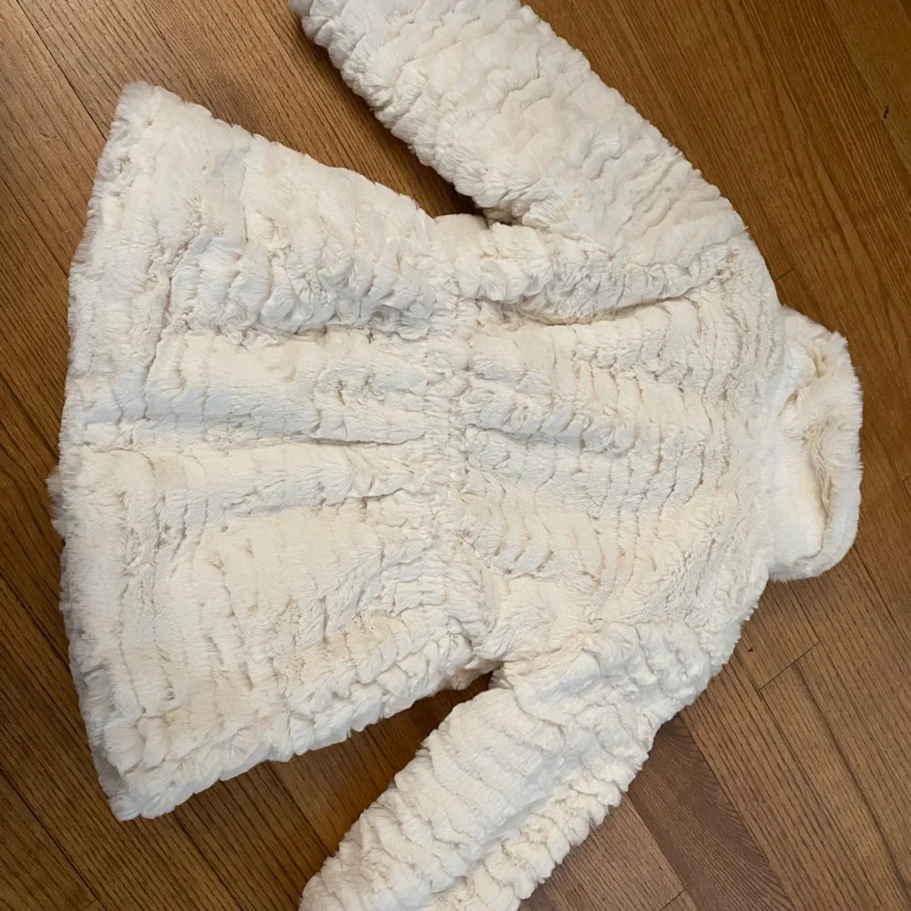Cozy Off White Cream Faux Fur Pea Coat for Kids so soft! Size 2 24 months